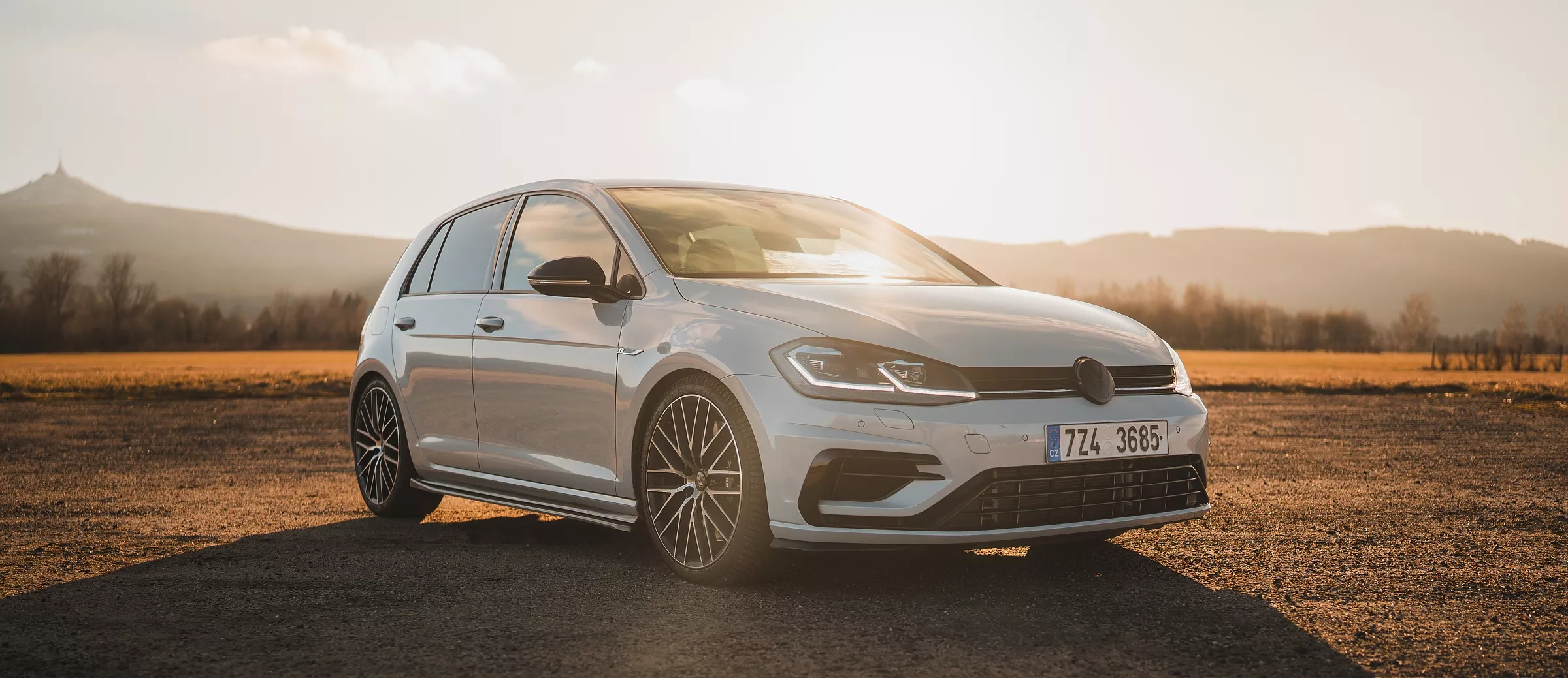 Volkswagen Golf 7.5 R - Carslife.cz